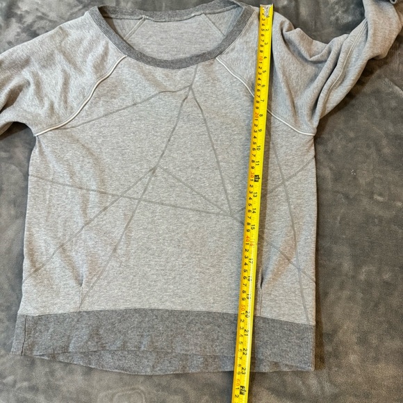 Lululemon Crew Love Pullover *Reflective
Heathered Medium Grey - Picture 4 of 6